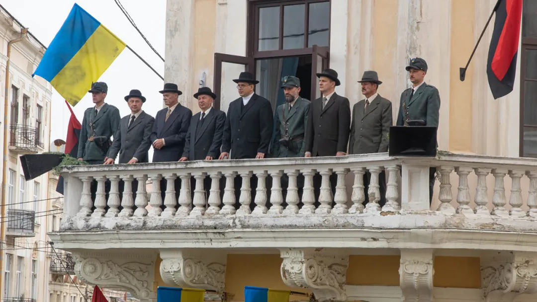 Сила духу та спільні цінності: колектив ФК «Буковина» відвідав показ фільму «Вічник»