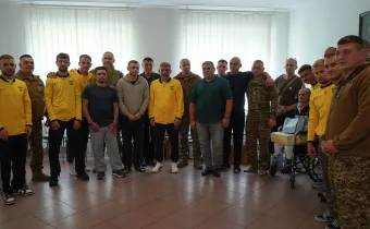 Зустріч із героями: представники «Буковини» відвідали військових, які проходять лікування та реабілітацію